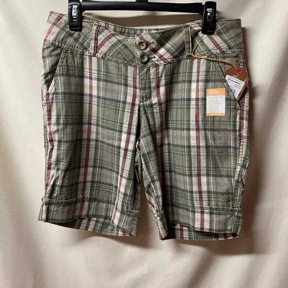 Nobo Bermuda shorts. Med-rise, 9 1/2” inseam. Green, white, burgundy Sz 9 JR - Picture 4 of 8